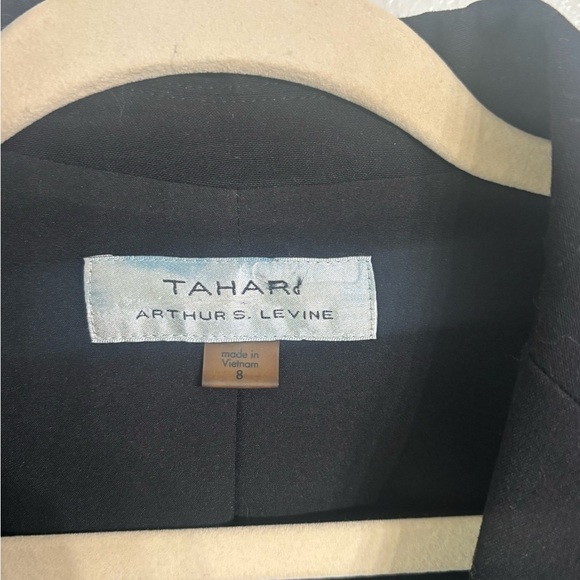 TAHARI Arthur S. Levine Notch Collar Black Blazer - Picture 3 of 6